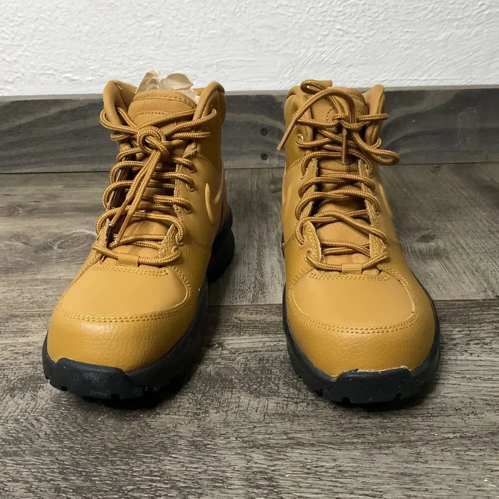 Nike Manoa Lace Up Boot in Wheat Color Big Kid Boys Sz 4